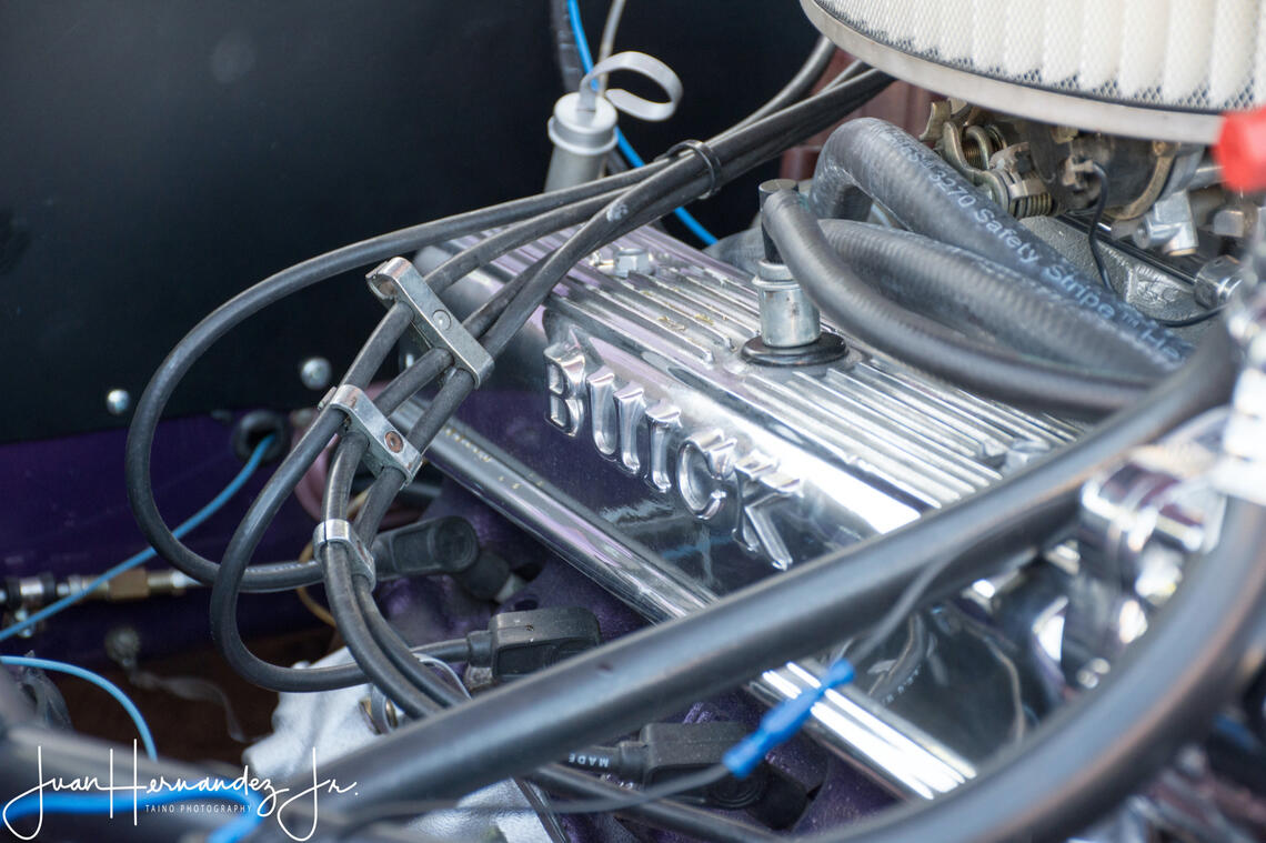 1965 Buick Riviera valve covers